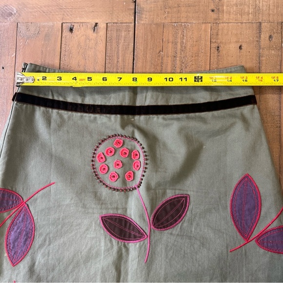 Boden Floral Embroidered Y2K Skirt Olive Chino Retro Knee Length Preppy US 6 - Picture 12 of 13